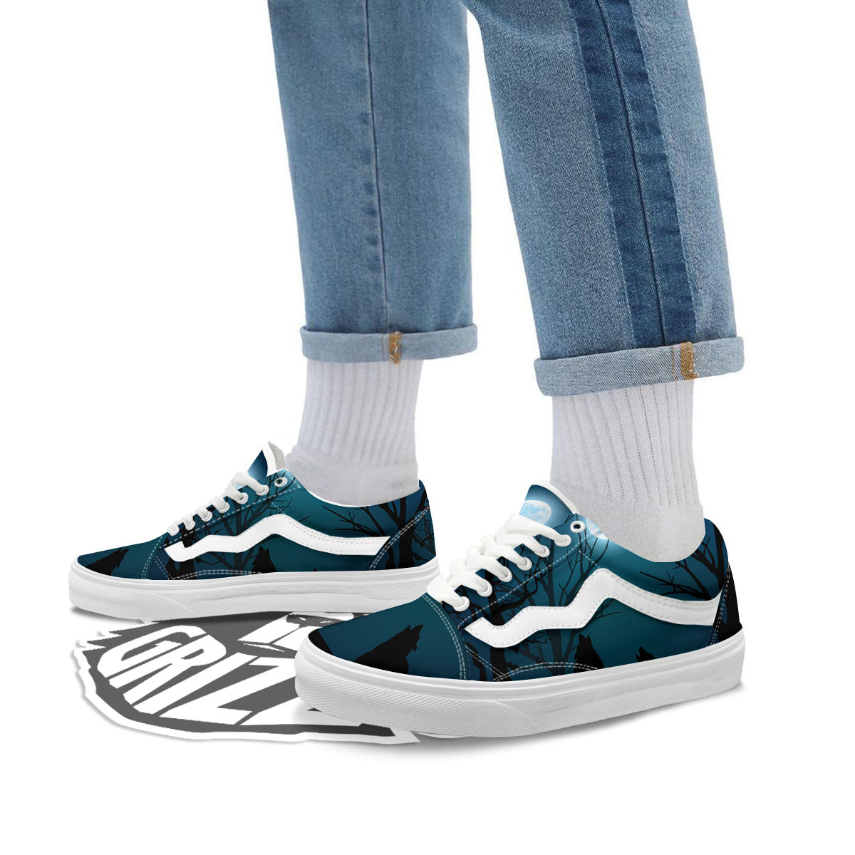 Howling Wolf At The Full Moon Print Skate Shoes-grizzshop