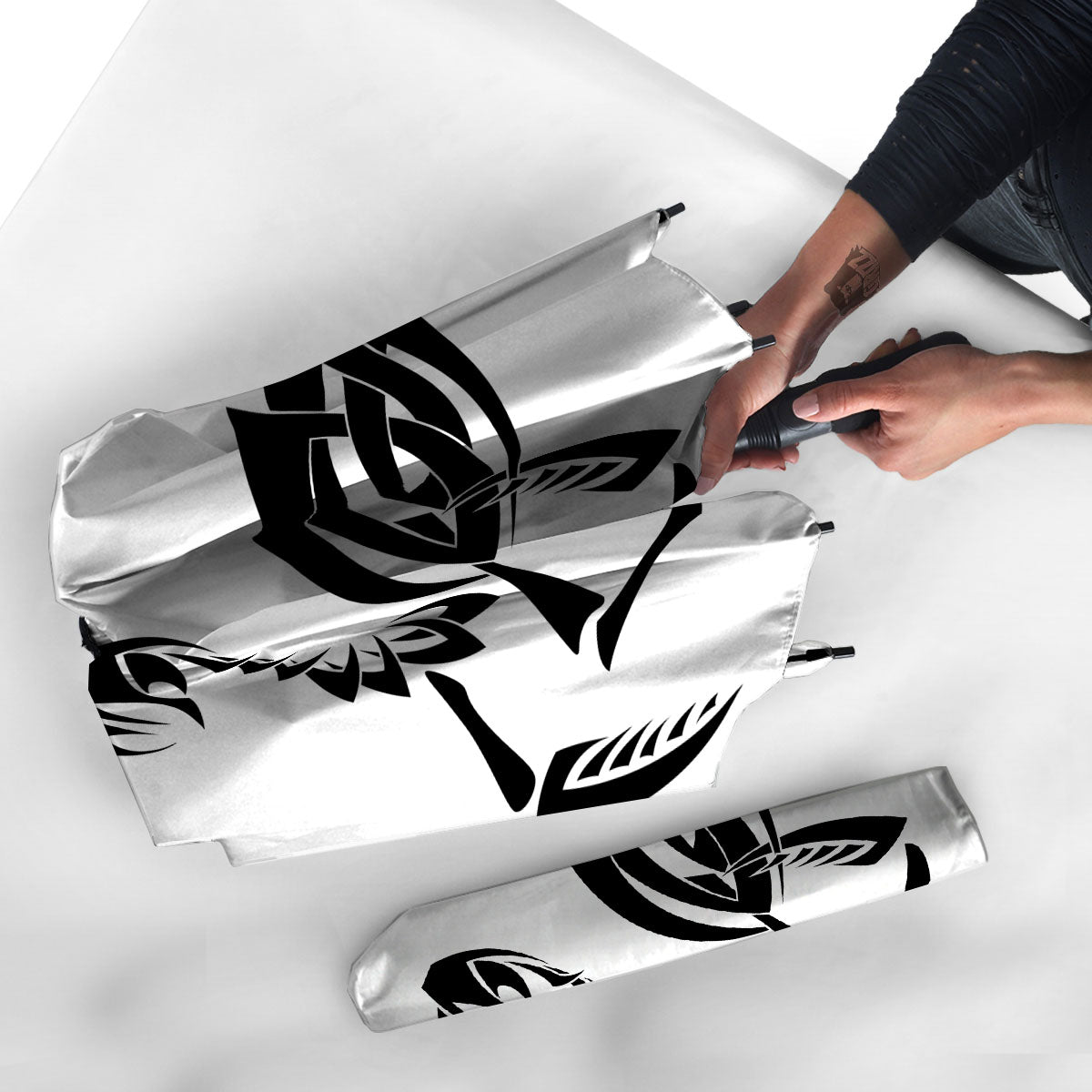 Mantis Spirit White And Black Print Umbrella-grizzshop