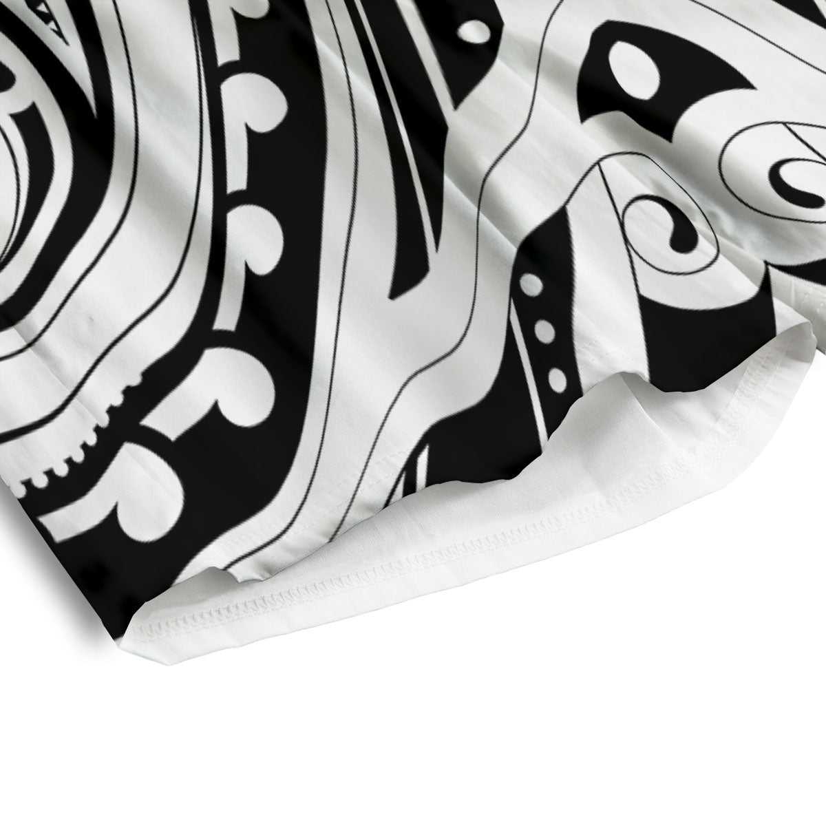 Maori Tattoo White And Black Print Men's Athletic Shorts