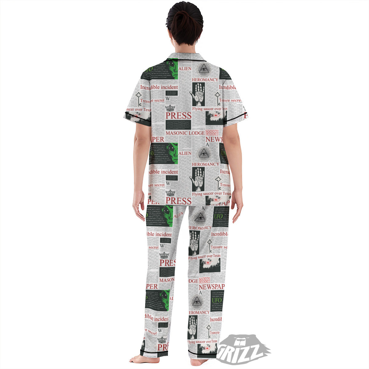 Newspaper Aliens Topic Print Pattern Women's Pajamas Set-grizzshop