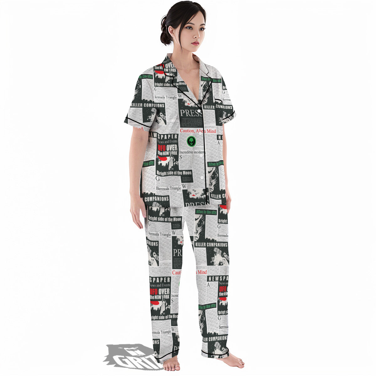 Newspaper Headlines Alien Print Pattern Women's Pajamas Set-grizzshop