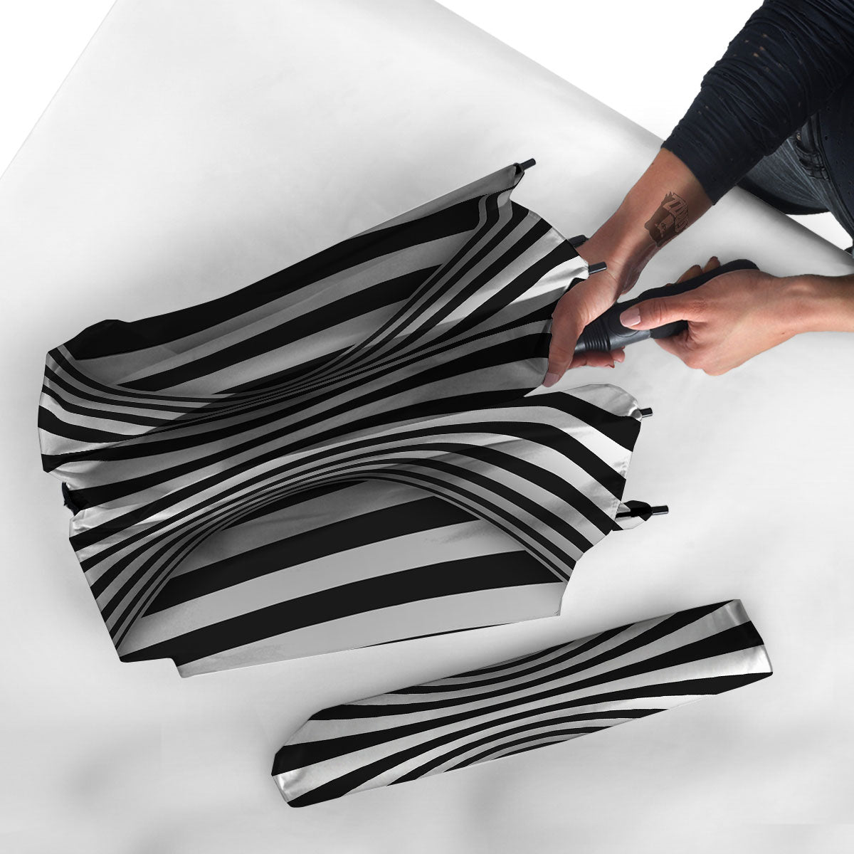 Torus Illusion White And Black Print Umbrella-grizzshop