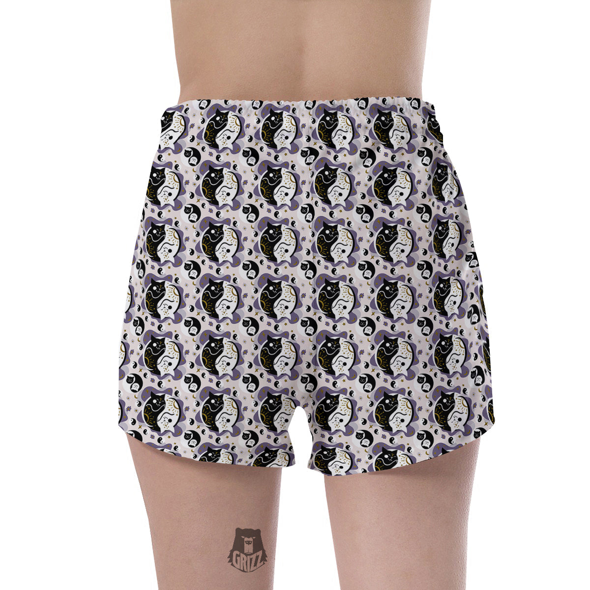 Yin Yang Black And White Cat Sleep Print Pattern Women's Shorts-grizzshop