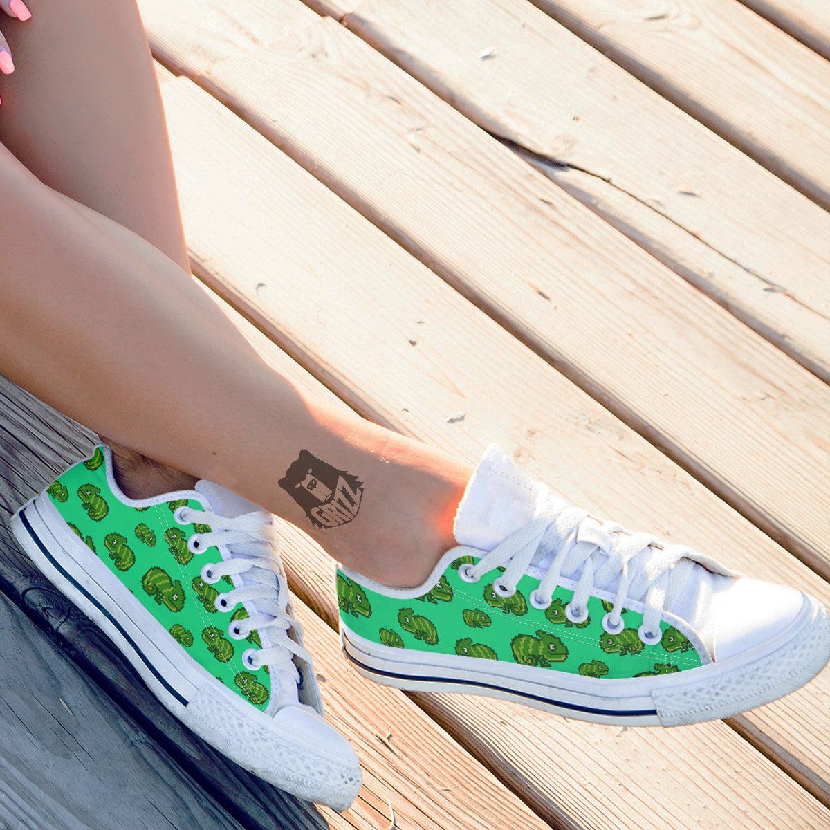 8 Bit Pixel Green Chameleons Print Pattern White Low Top Shoes-grizzshop
