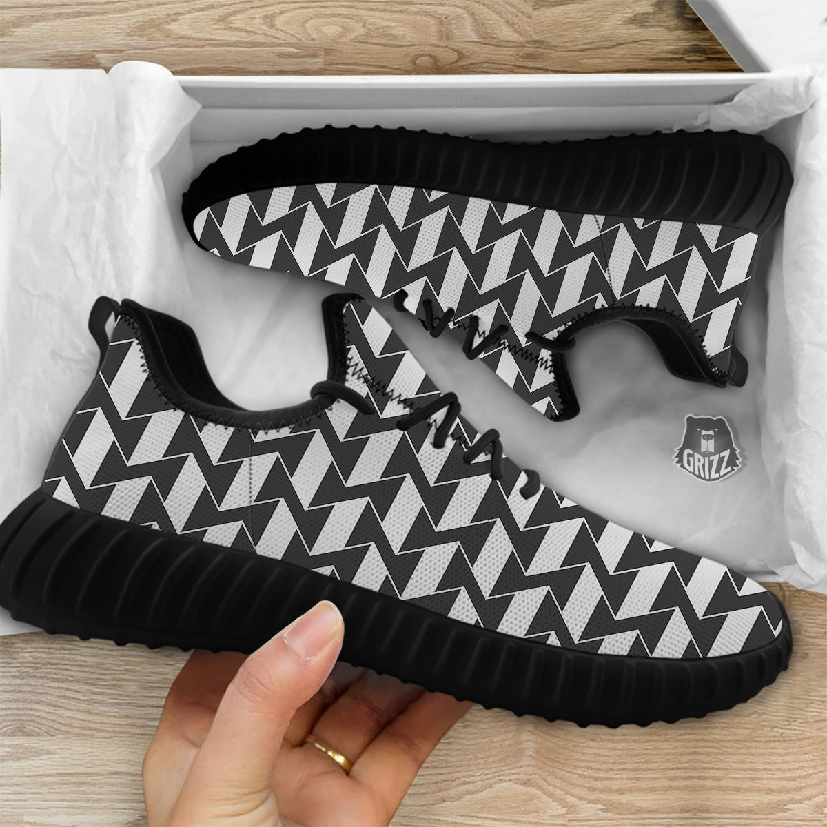 Abstract Heometric Zigzag Print Pattern Black Walking Shoes-grizzshop