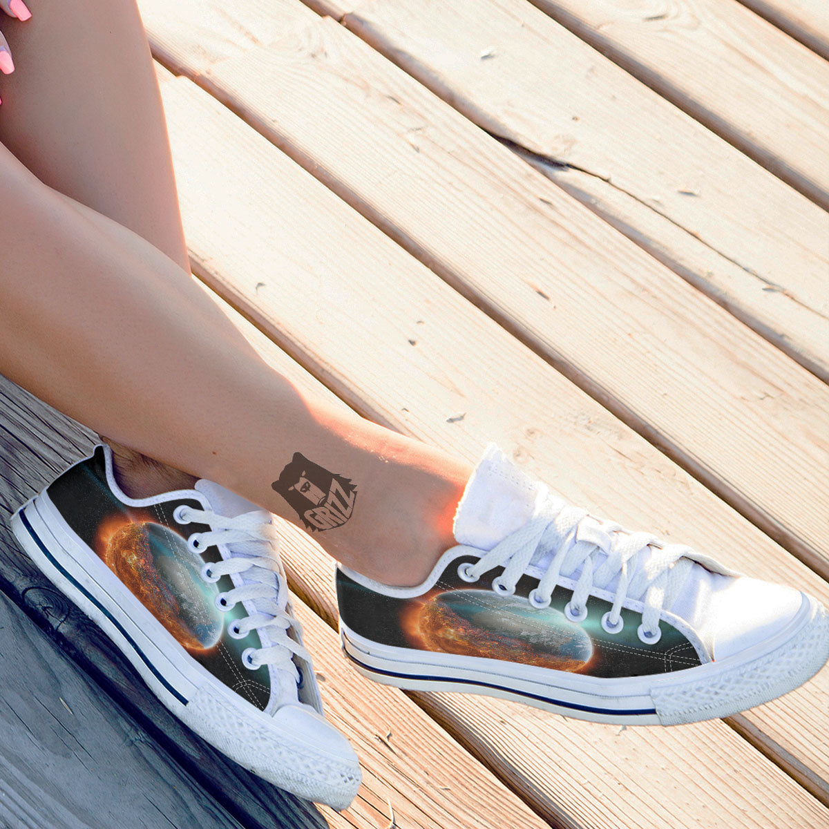 Burning Planet Print White Low Top Shoes-grizzshop