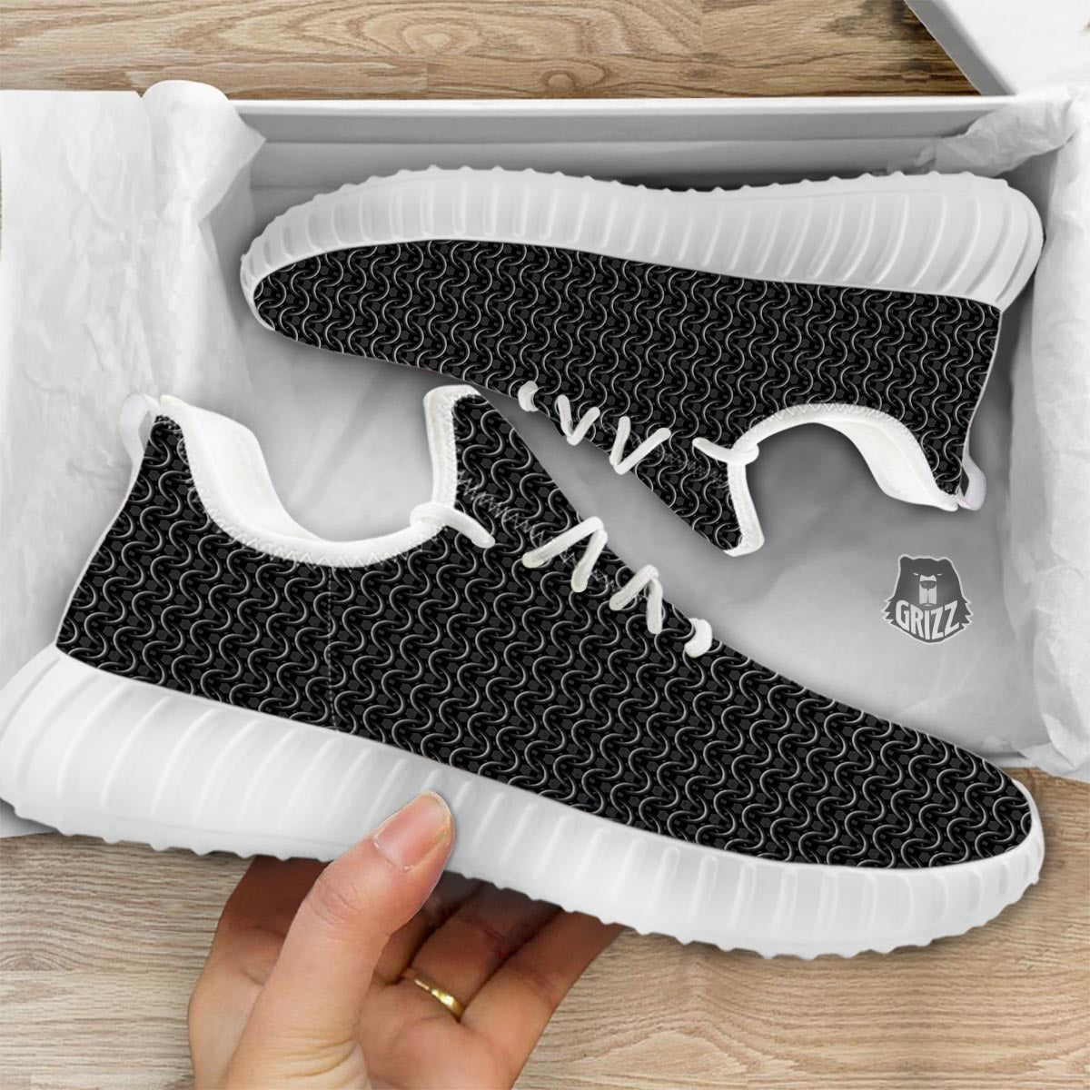 Chainmail Black Print Pattern White Walking Shoes-grizzshop