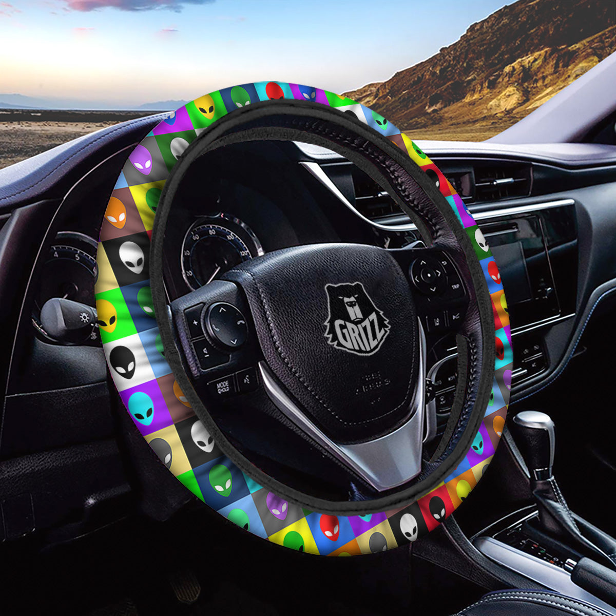 Colorful Retro Aliens Face Print Pattern Car Steering Wheel Cover-grizzshop