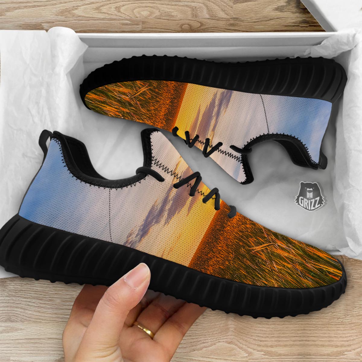 Field Sunrise Print Black Walking Shoes-grizzshop