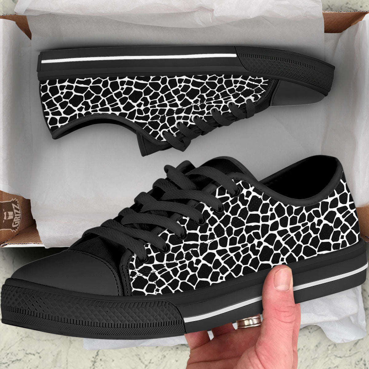 Giraffe White And Black Print Pattern Black Low Top Shoes-grizzshop