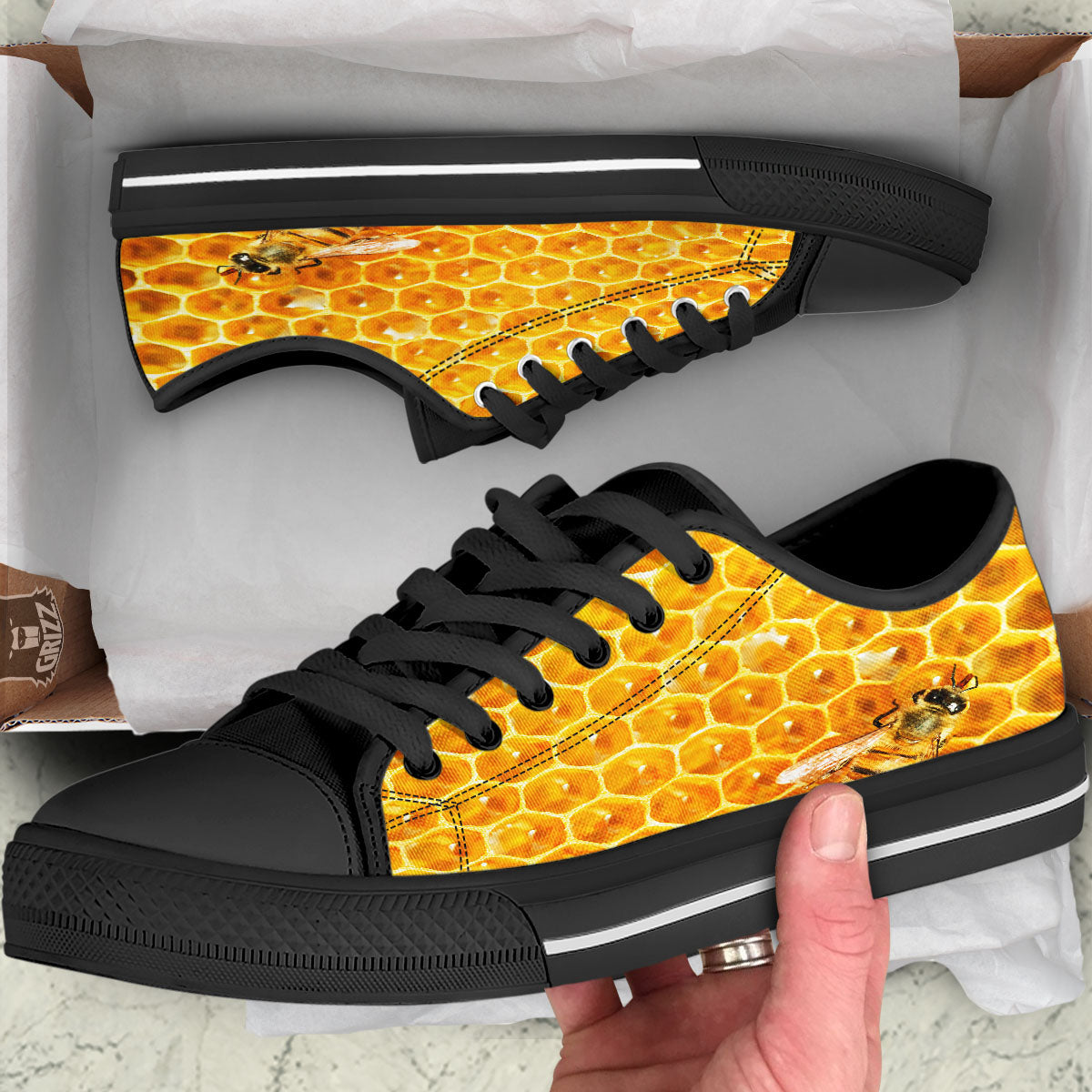 Honeycomb And Bees Print Black Low Top Shoes-grizzshop