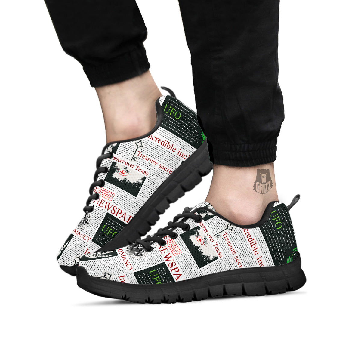 Newspaper Aliens Topic Print Pattern Black Sneaker-grizzshop