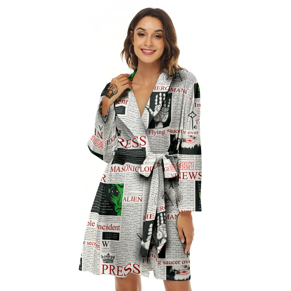 Newspaper Aliens Topic Print Pattern Women's Robe-grizzshop
