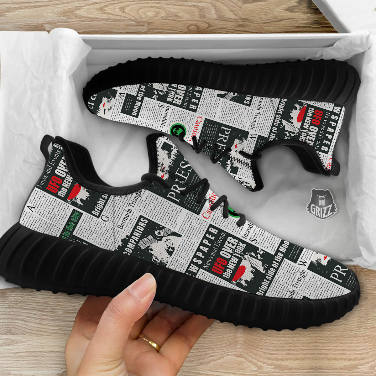 Newspaper Headlines Alien Print Pattern Black Walking Shoes-grizzshop