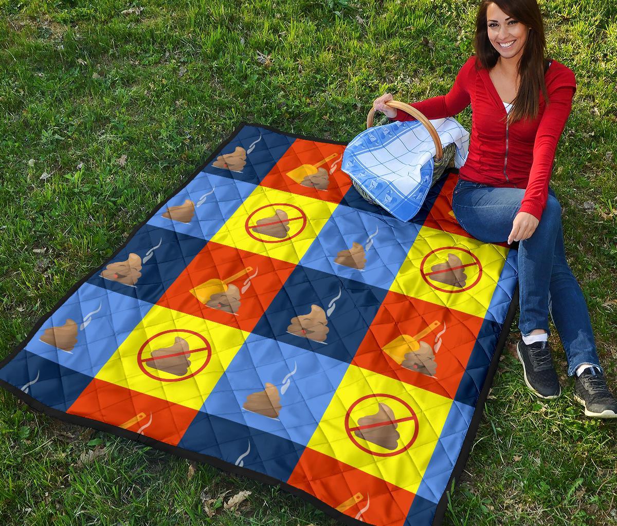 Poop Emoji Pattern Print Quilt-grizzshop