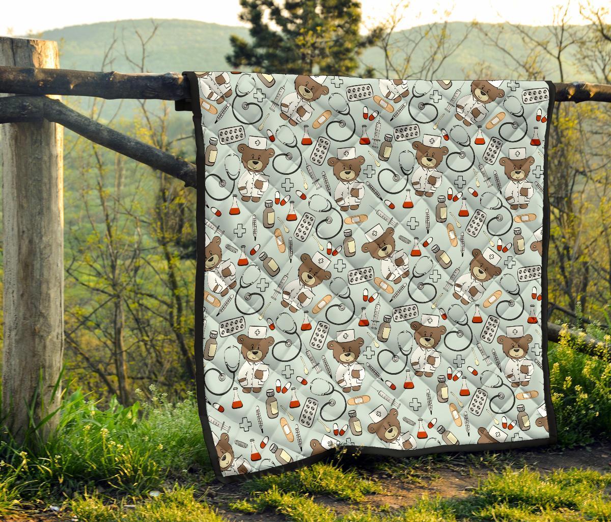 Teddy Bear Nurse Pattern Print Quilt-grizzshop