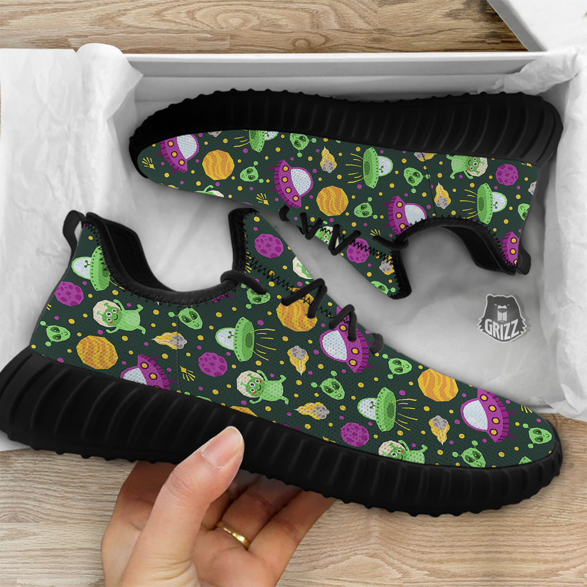 UFO Little Green Alien Print Pattern Black Walking Shoes-grizzshop