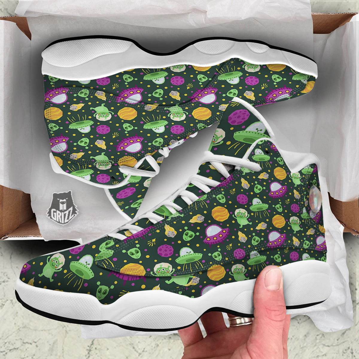 UFO Little Green Alien Print Pattern White Basketball Shoes-grizzshop