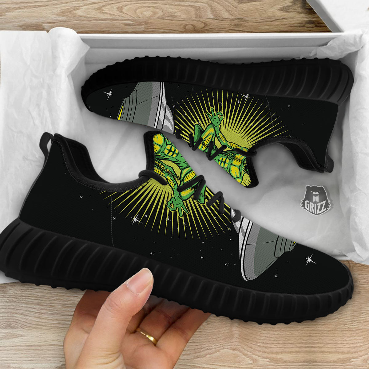 UFO Space Green Alien Print Black Walking Shoes-grizzshop