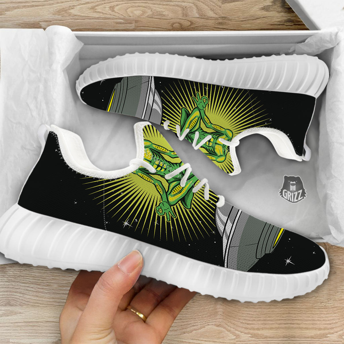 UFO Space Green Alien Print White Walking Shoes-grizzshop