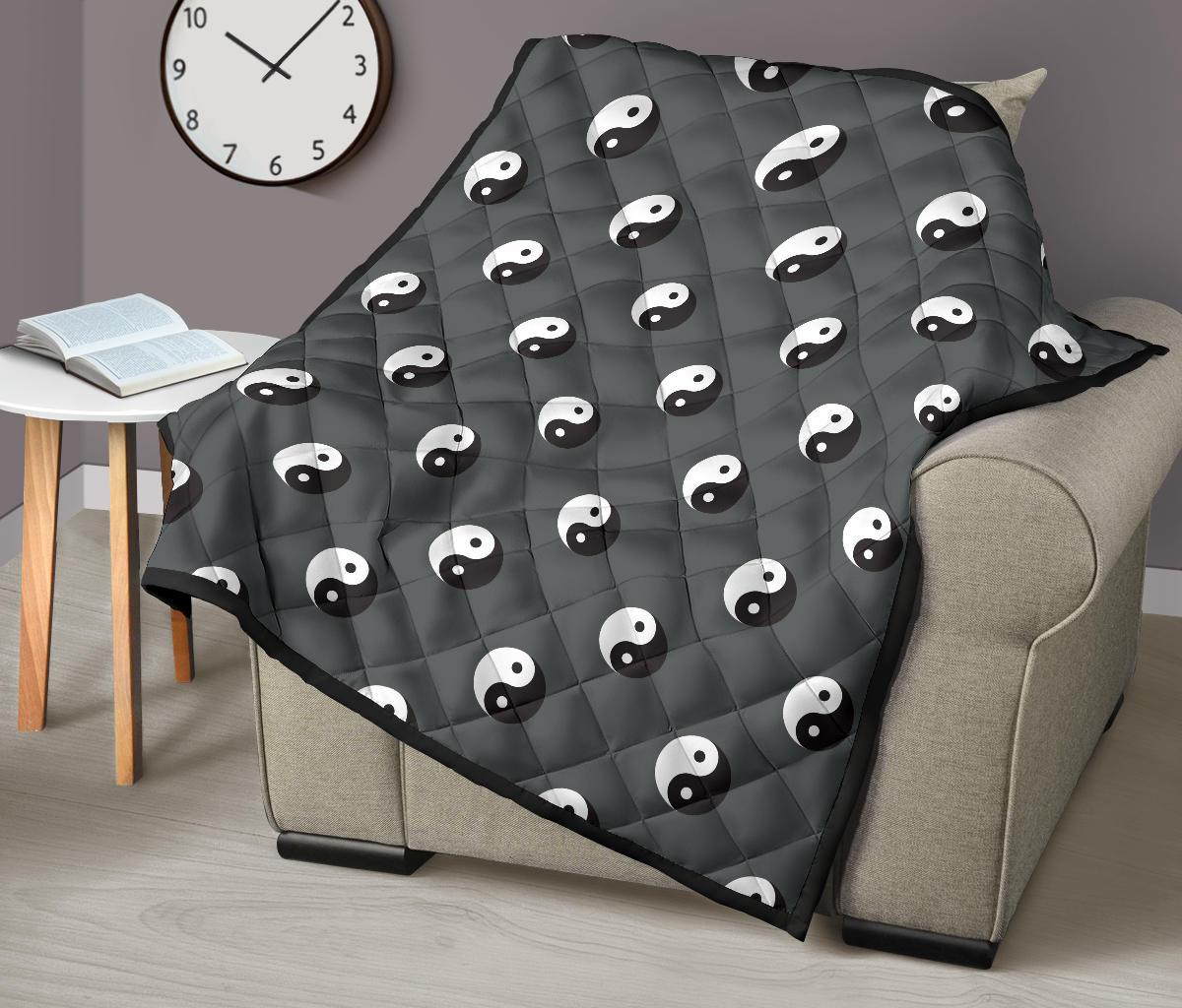Yin Yang Pattern Print Quilt-grizzshop