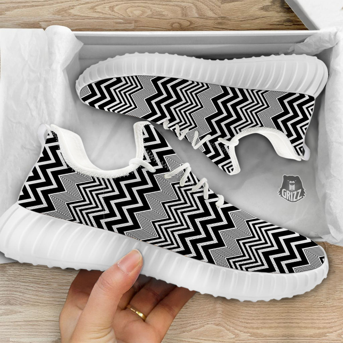 Zigzag White And Black Print Pattern White Walking Shoes-grizzshop
