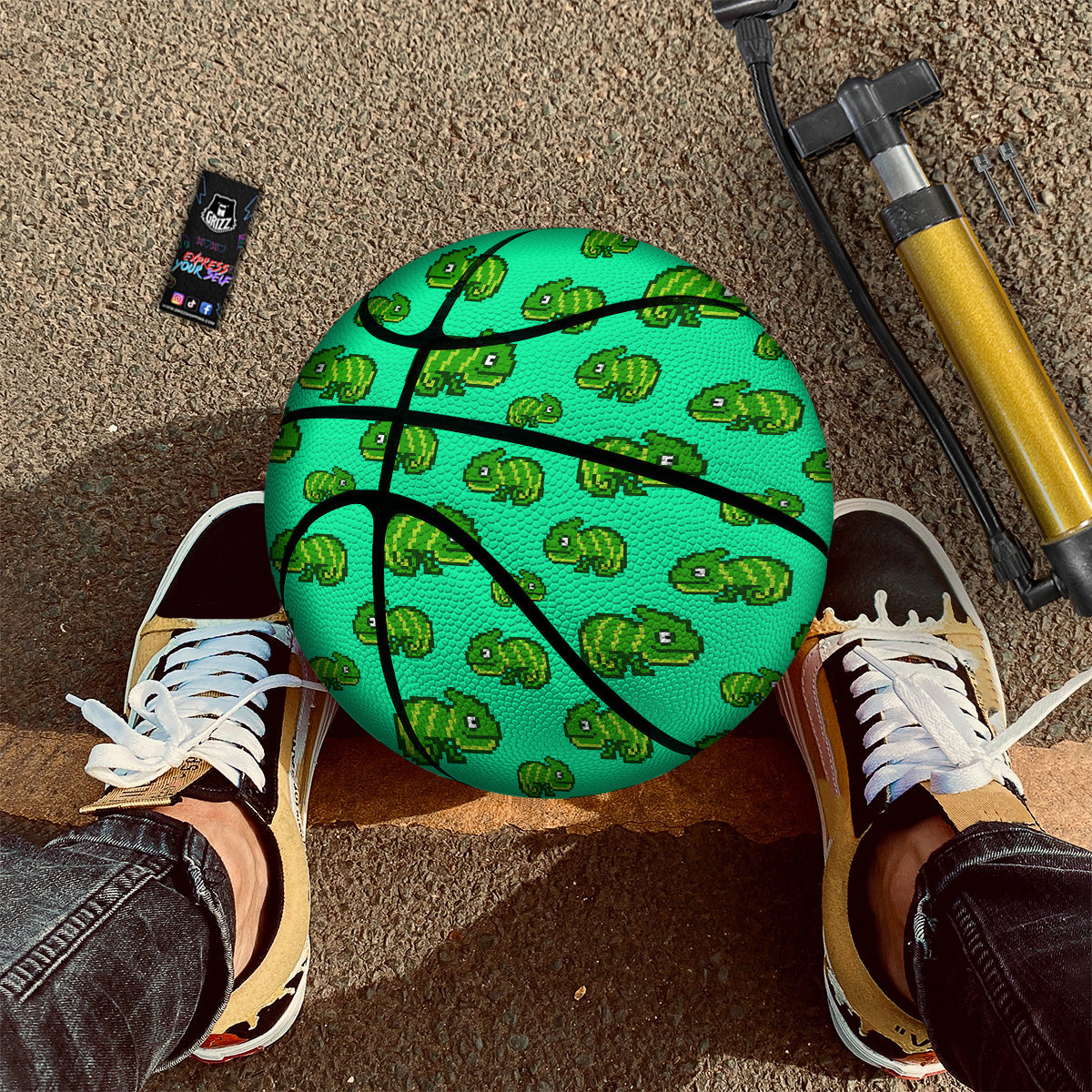 8 Bit Pixel Green Chameleons Print Pattern Basketball-grizzshop