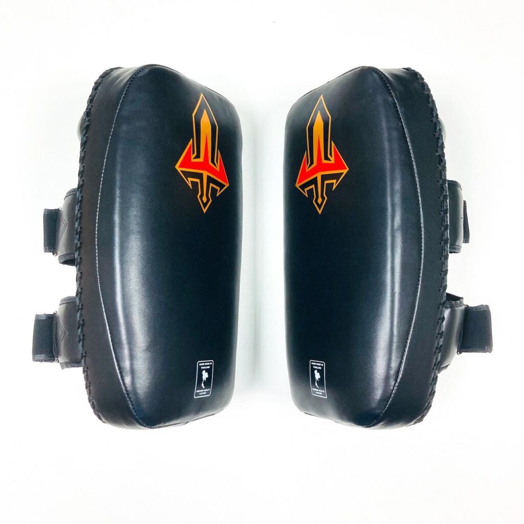 ARWUT PROTECTOR KICK PADS KP4 BLACK-grizzshop