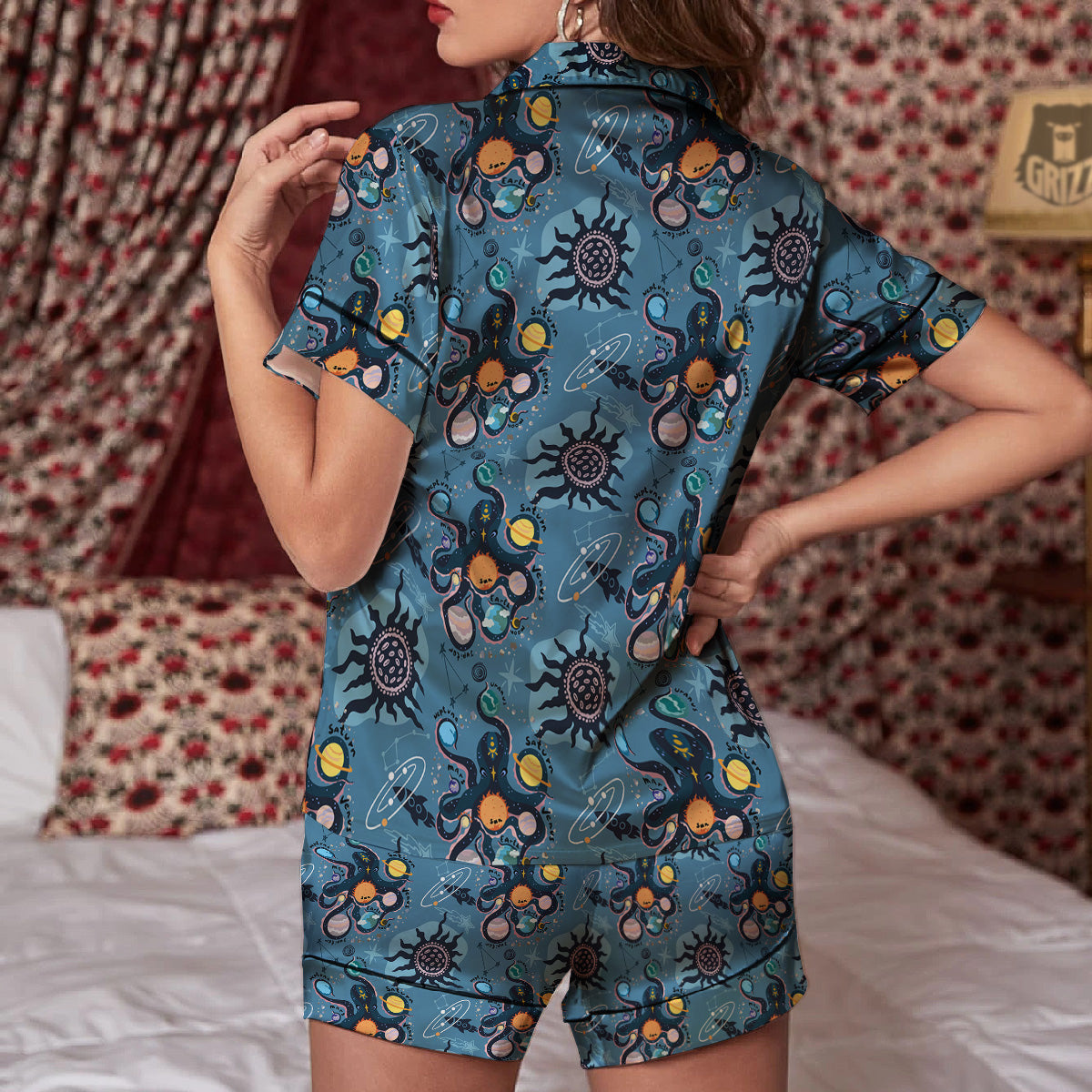 Alien On Planets Print Pattern Women Silk Pajamas-grizzshop