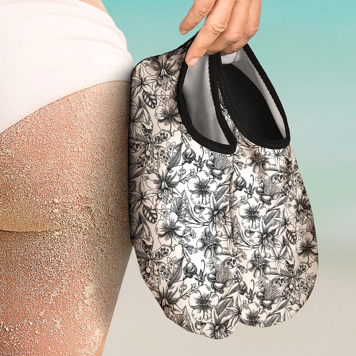 Cattleya White And Black Print Pattern Water Shoes-grizzshop