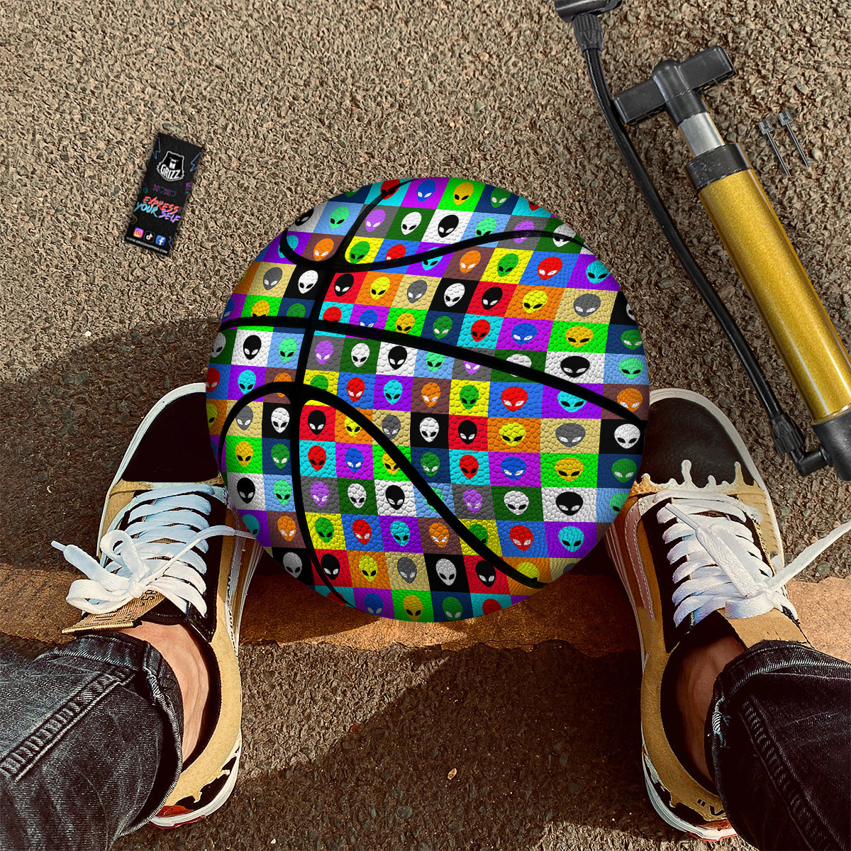 Colorful Retro Aliens Face Print Pattern Basketball