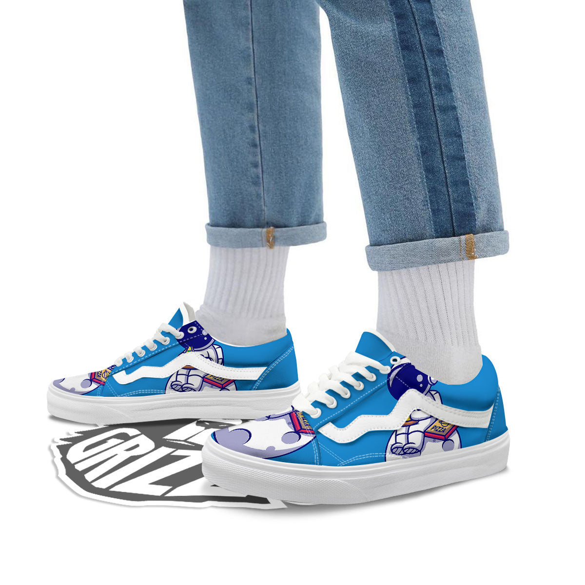 Cute Astronaut Eating Pizza Print Skate Shoes-grizzshop