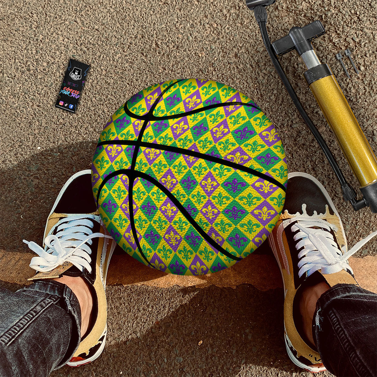 De Lis Mardi Gras Print Pattern Basketball