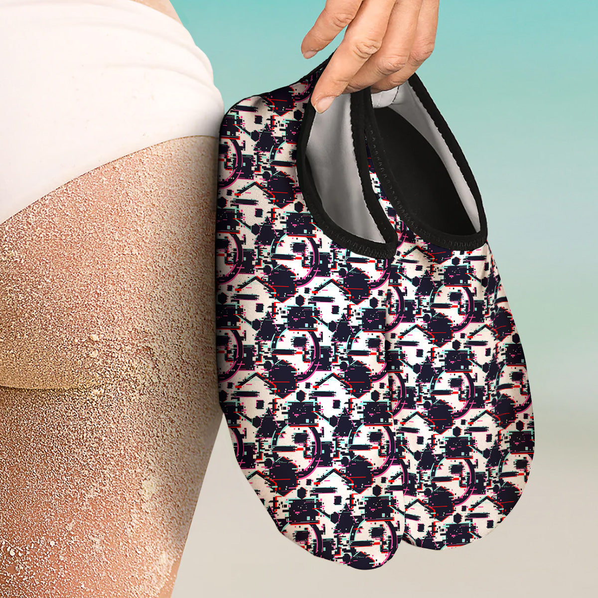 Glitch Effect Print Pattern Water Shoes-grizzshop