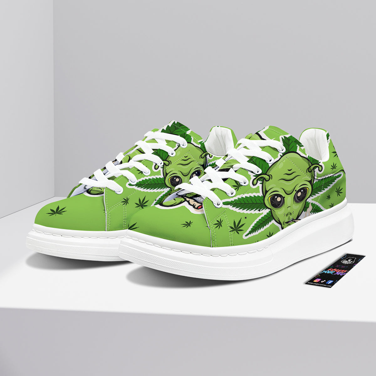 Green Alien Smoking Print Platform Shoes-grizzshop