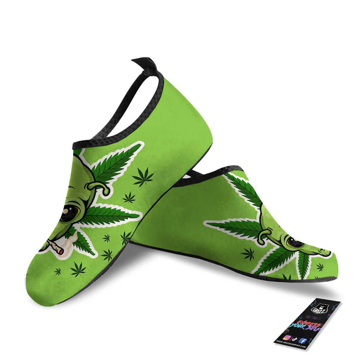 Green Alien Smoking Print Water Shoes-grizzshop