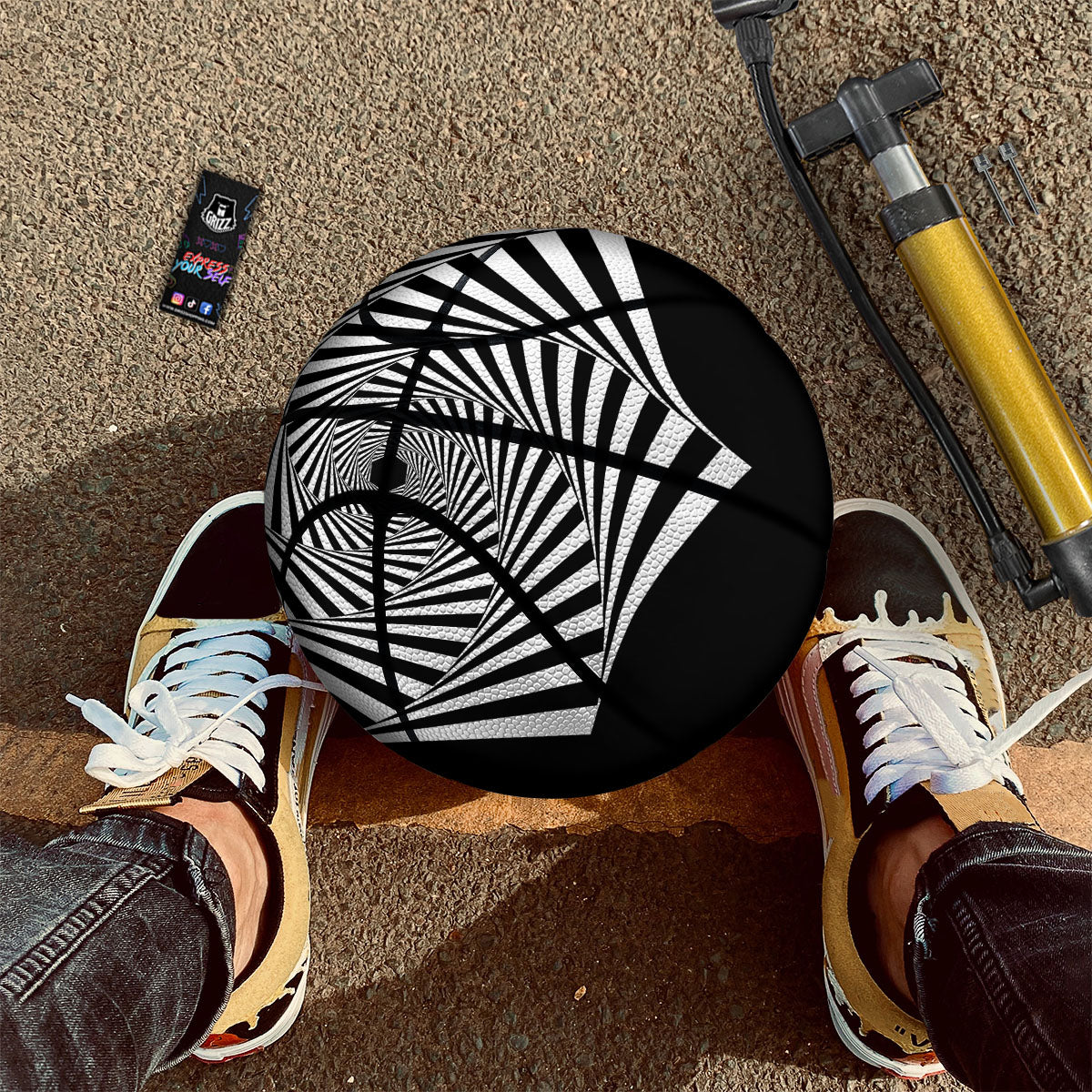 Motion Illusion Angular Swirl Print Basketball-grizzshop