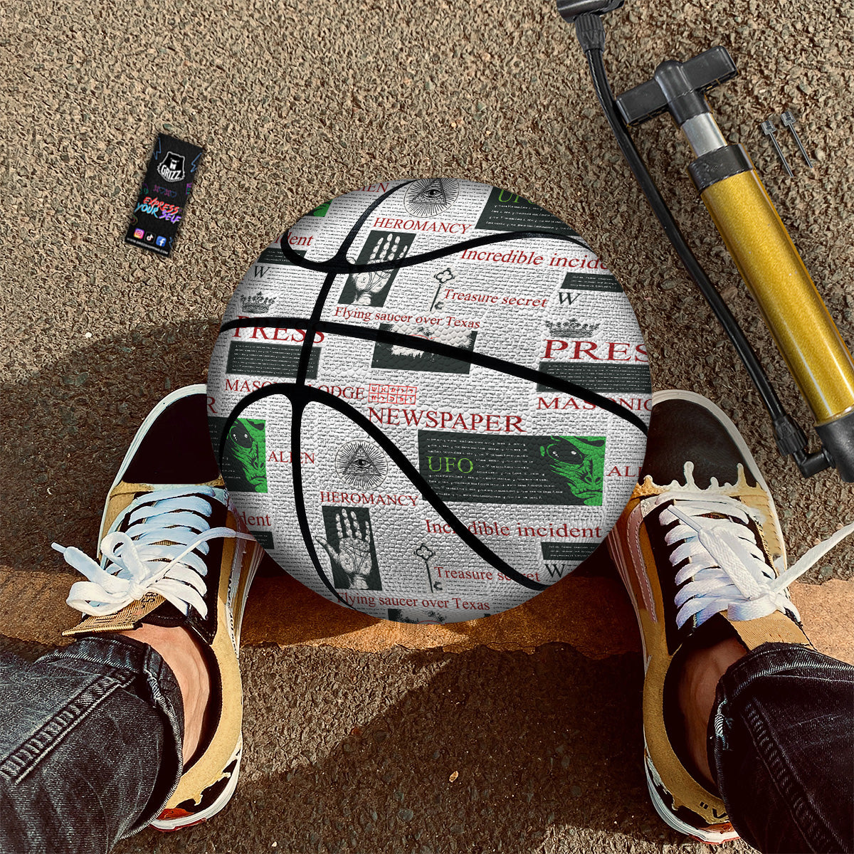 Newspaper Aliens Topic Print Pattern Basketball-grizzshop