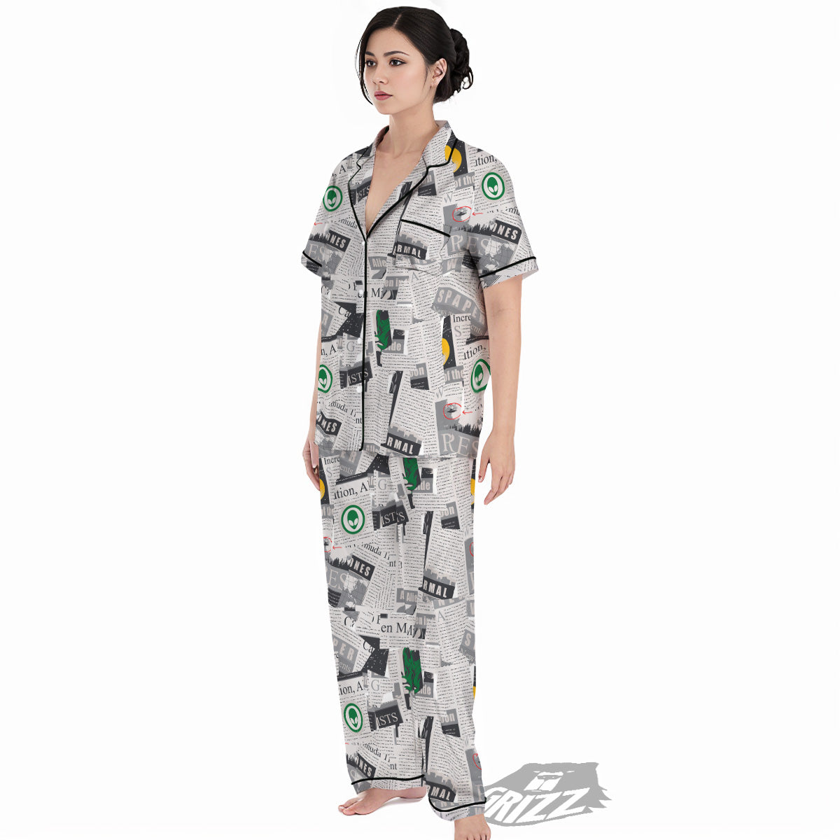 Newspaper Clippings On Aliens Topic Print Pattern Women's Pajamas Set-grizzshop
