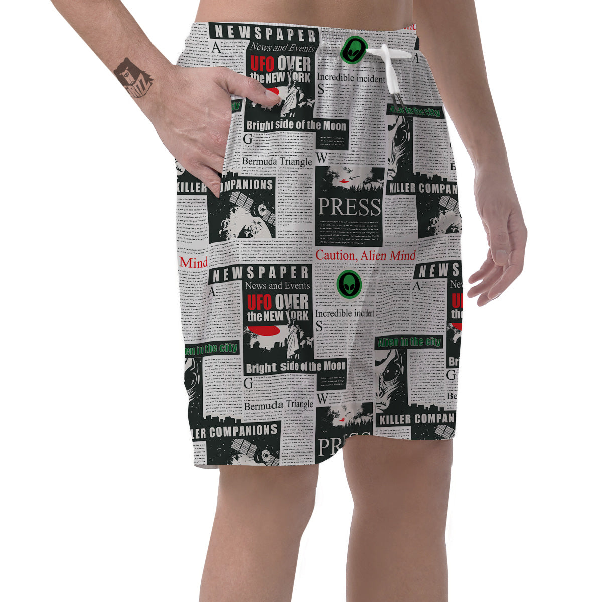 Newspaper Headlines Alien Print Pattern Men's Shorts-grizzshop