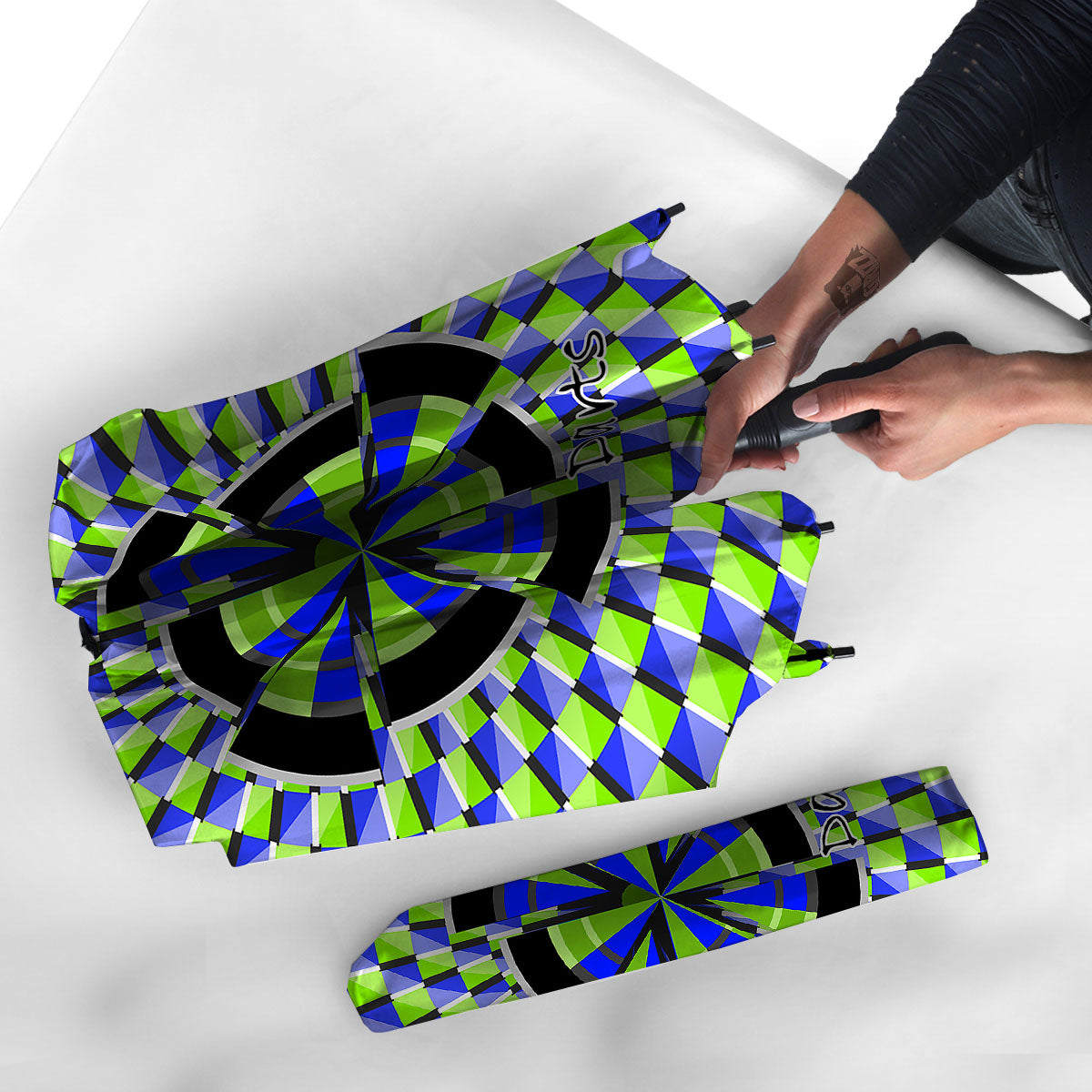 Optical Illusion Dartboard Moving Umbrella-grizzshop