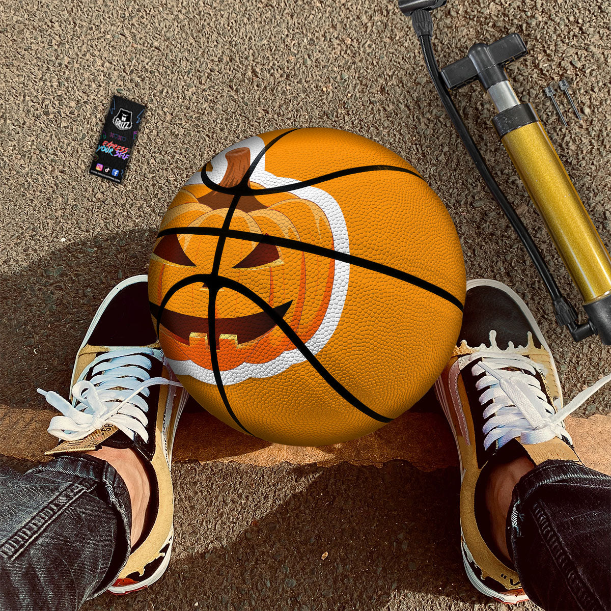Portrait White Horse Print Basketball