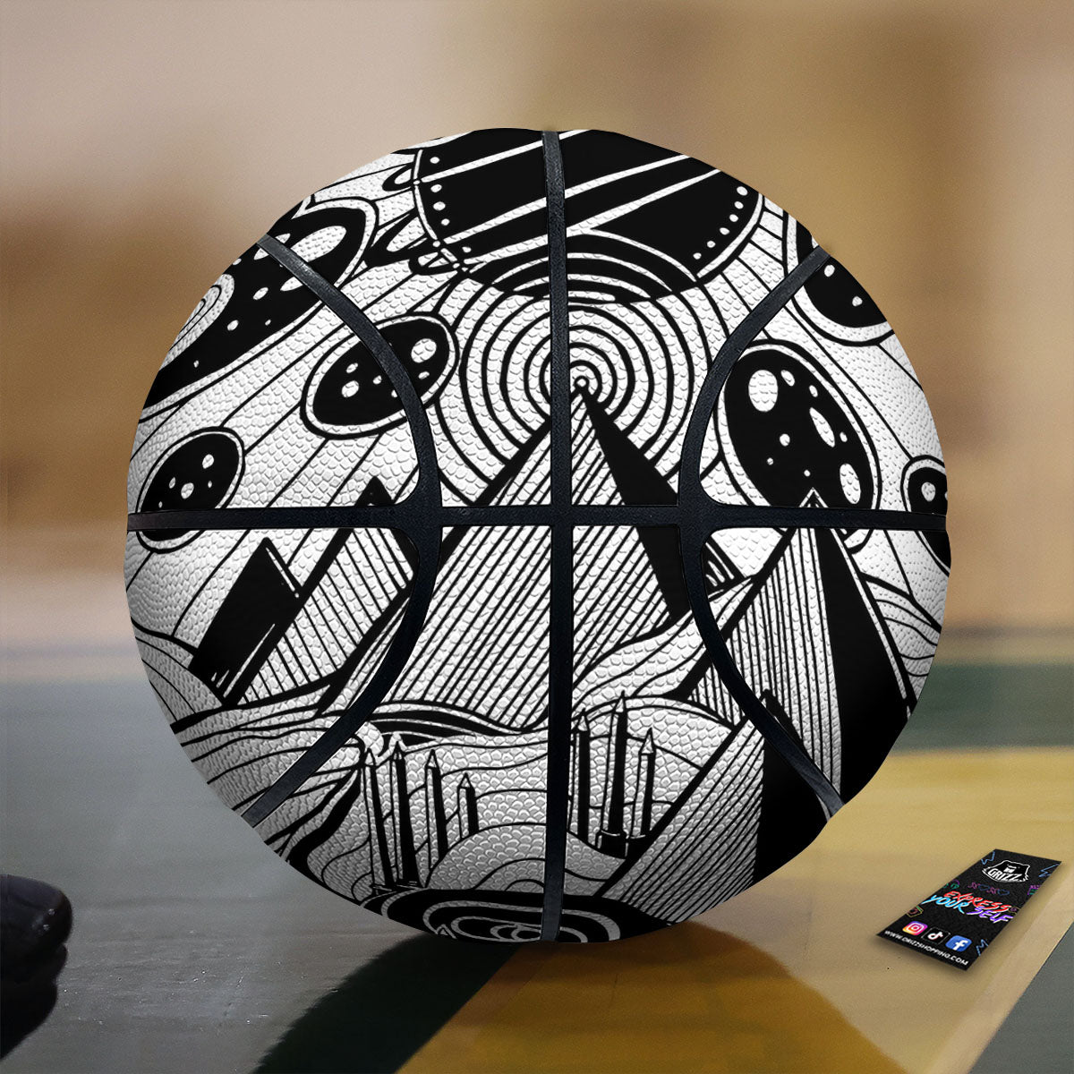 Pyramid UFO Print Basketball