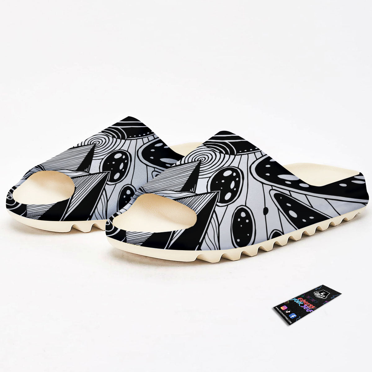 Pyramid UFO Print Sandals-grizzshop