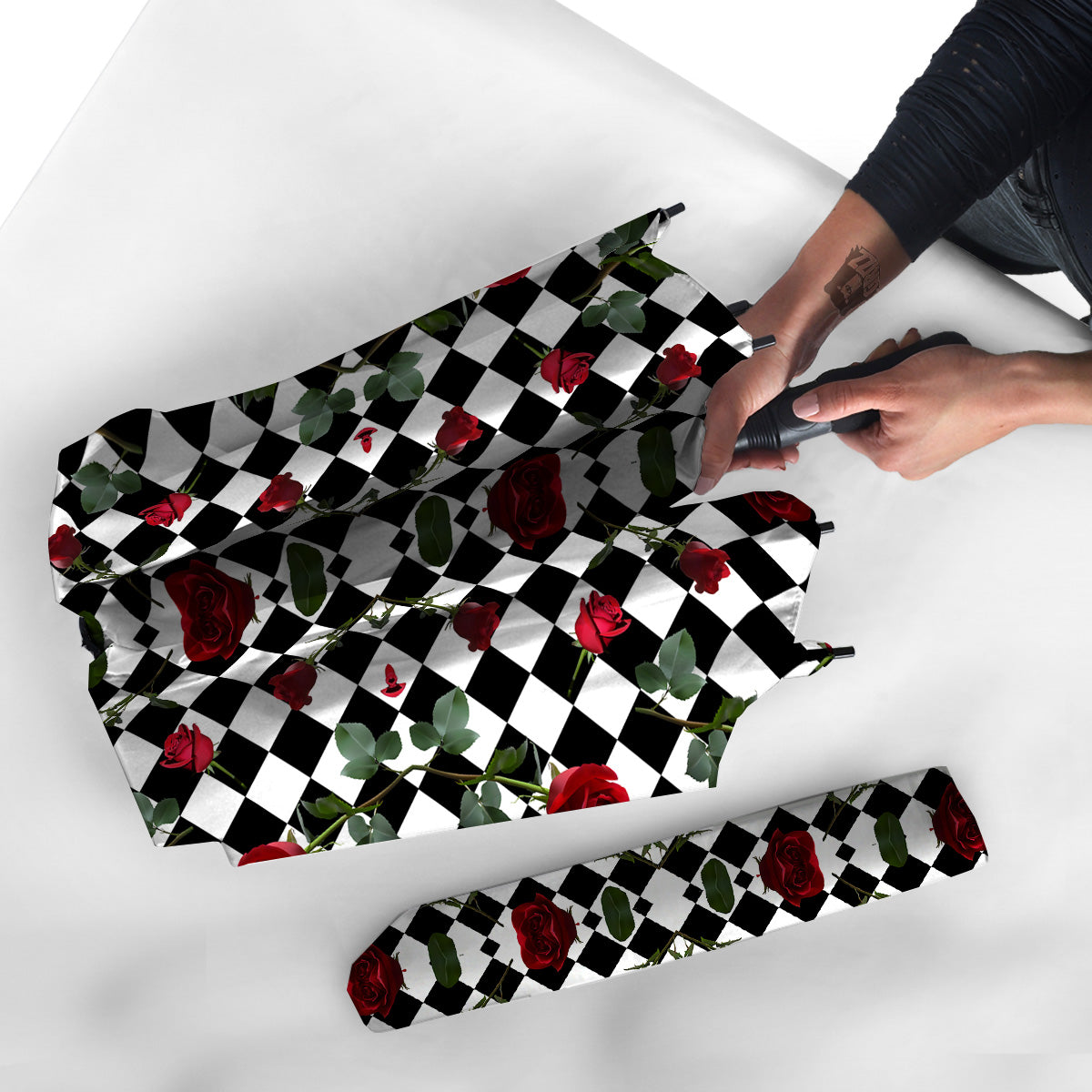 Red Roses And Argyle Print Pattern Umbrella-grizzshop