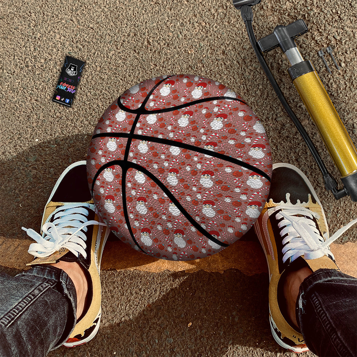 Santa Claus Hat And Candy Print Pattern Basketball