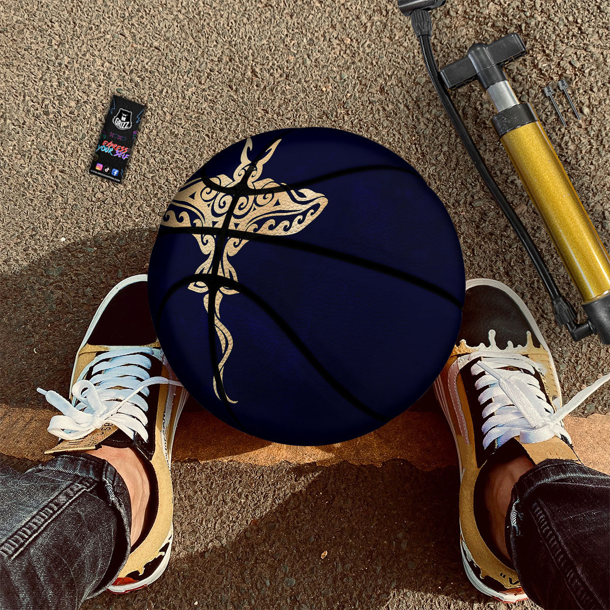 Symbol Illuminati Print Basketball