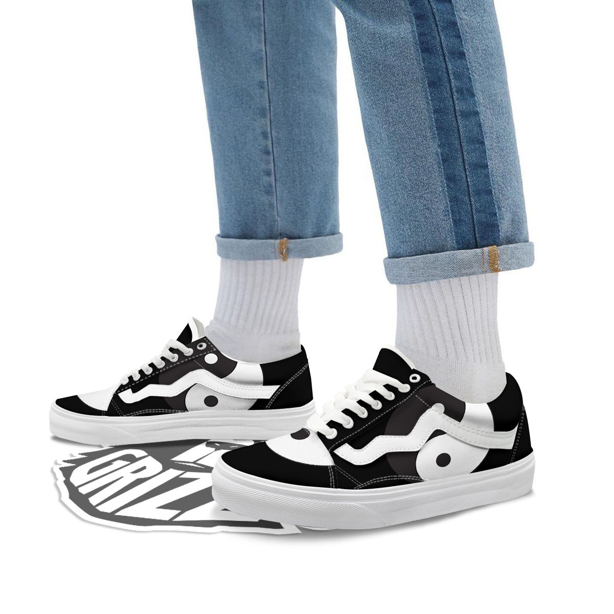 Yin Yang Symbol White And Black Print Skate Shoes-grizzshop