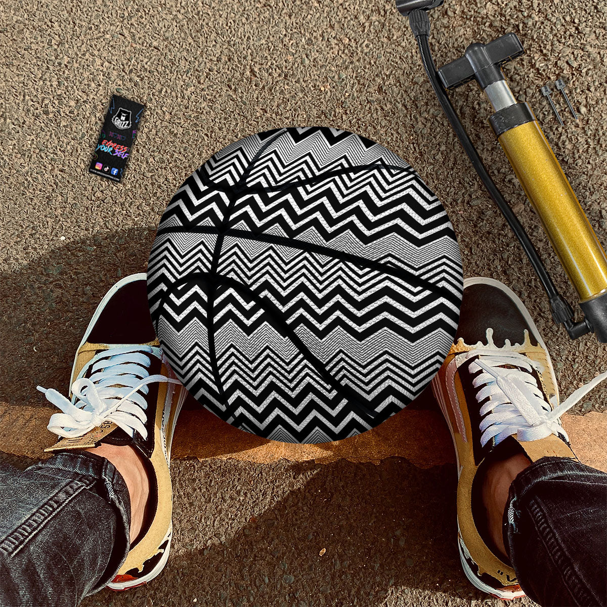 Zigzag White And Black Print Pattern Basketball-grizzshop