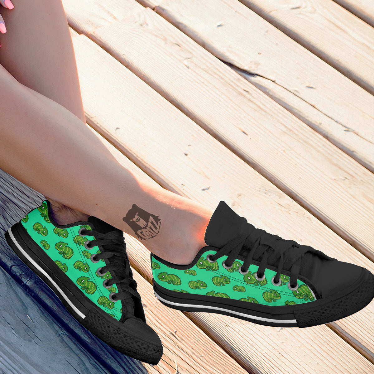 8 Bit Pixel Green Chameleons Print Pattern Black Low Top Shoes-grizzshop